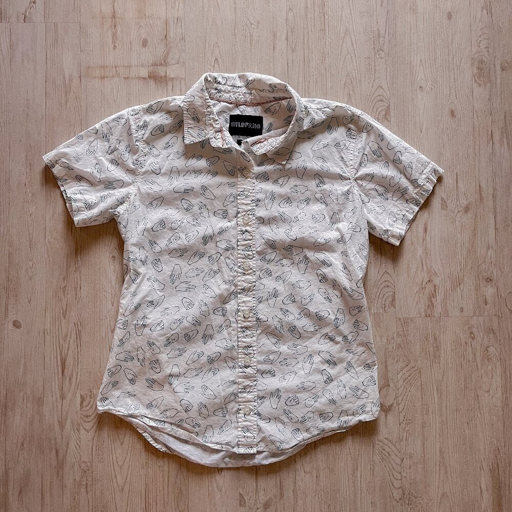 Wildfang Essential Short-Sleeve Button-Up Shirt / White Sign Language Hands